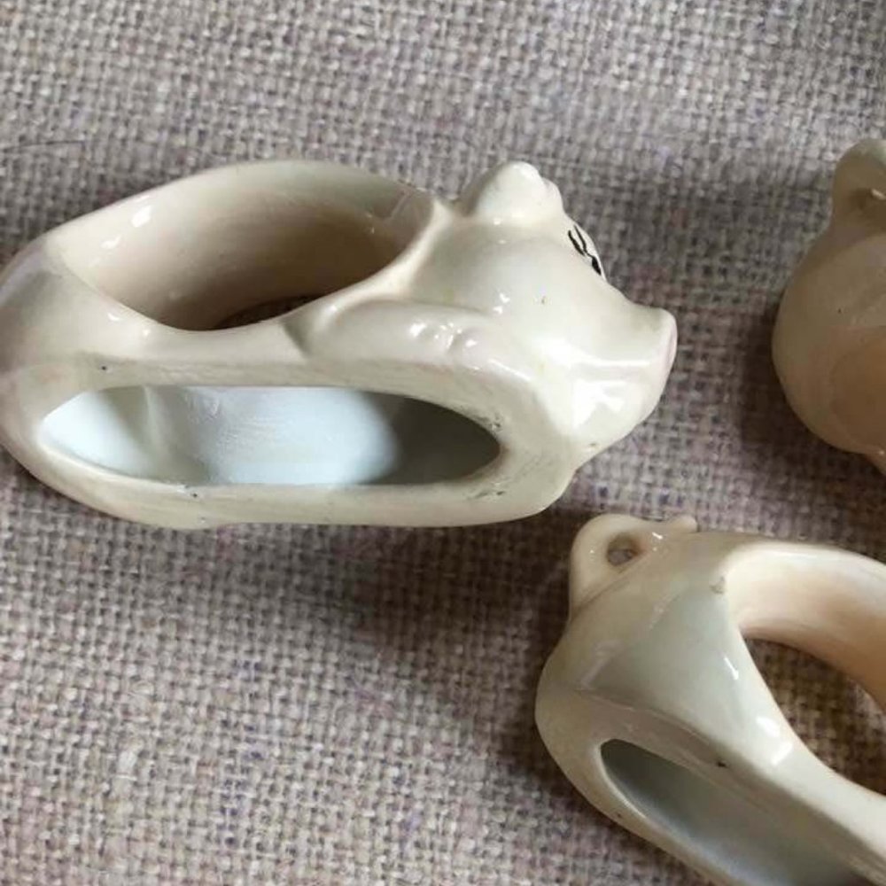 Glass Pig Napkin Rings - Picture 8 of 9